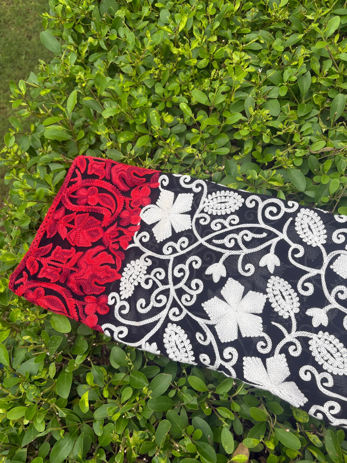 Gulzaar Black & Red kashmiri embroidery kurti