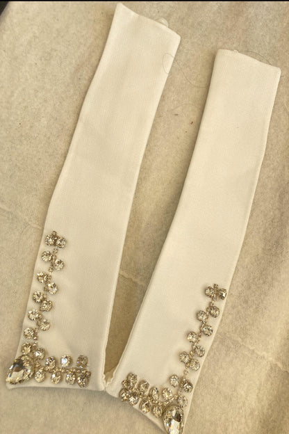 White Solitaire Detachable Collar.