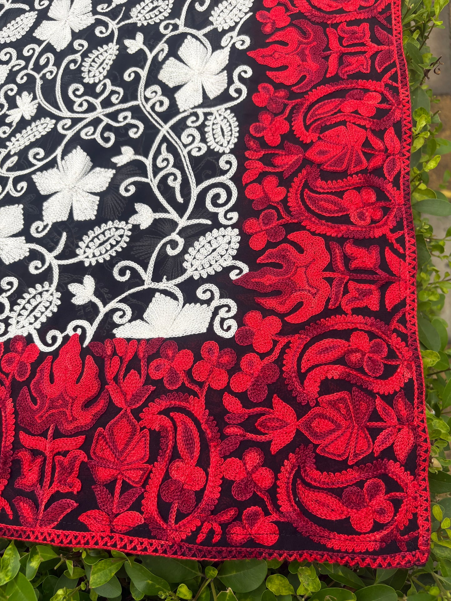 Gulzaar Black & Red kashmiri embroidery kurti