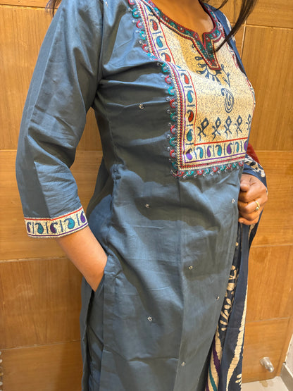 Grey Cotton Embroidered Suit Set With Mul Cotton Printed Dupatta (Set of 3)