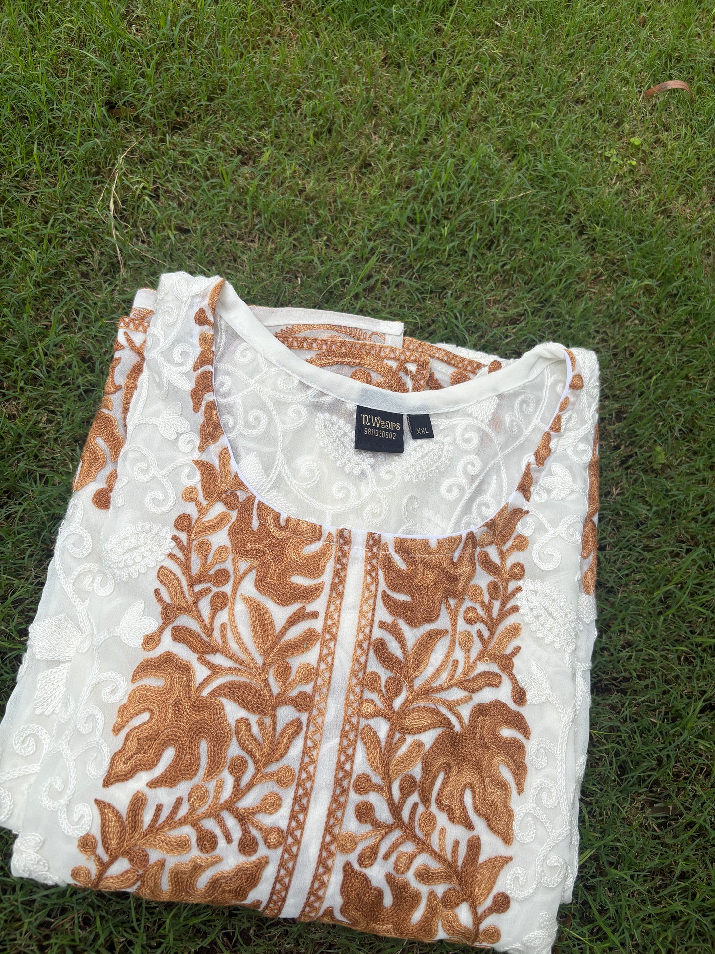 Gulzaar Cream Kashmiri Embroidered Kurti