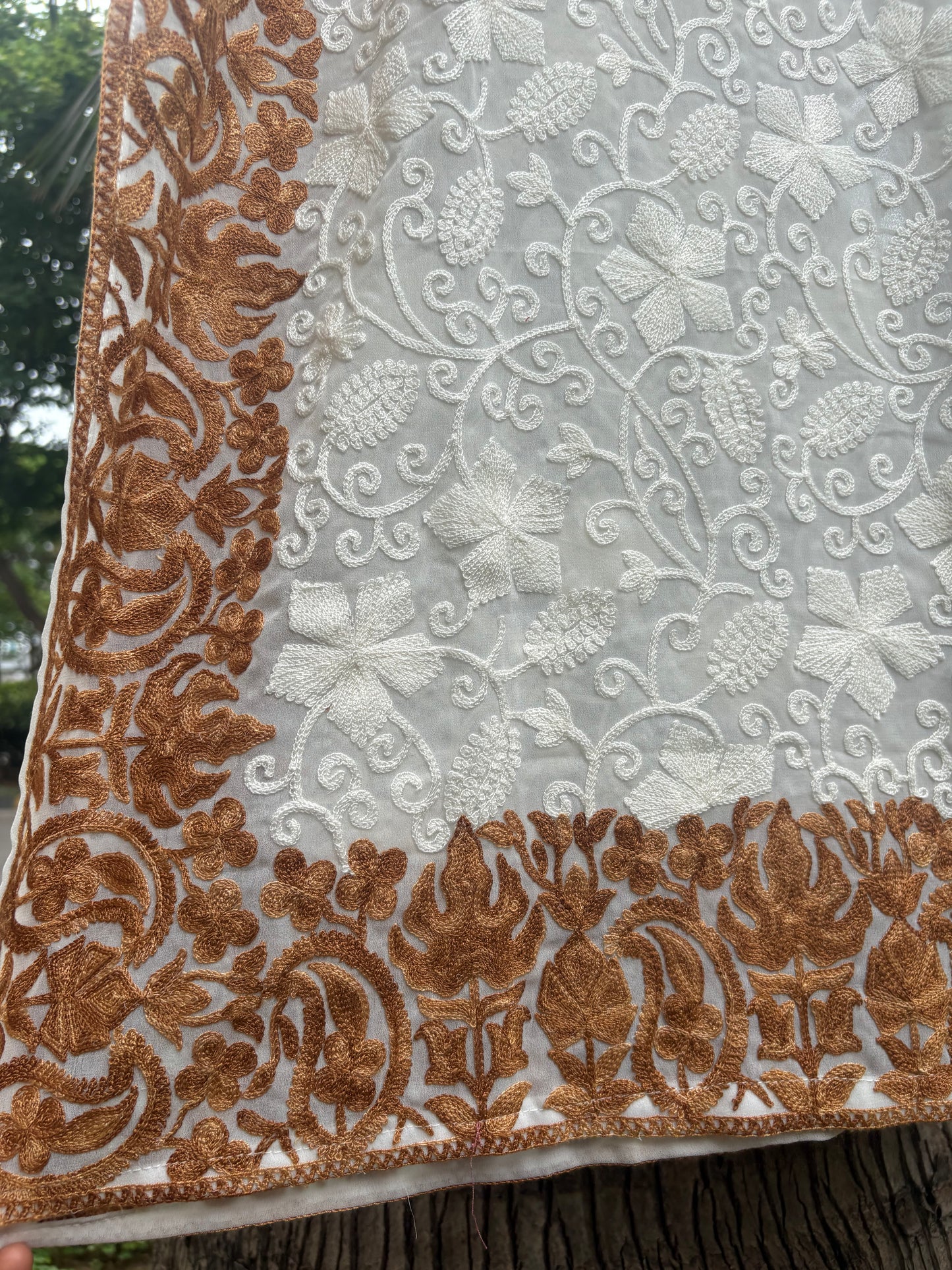Gulzaar Cream Kashmiri Embroidered Kurti