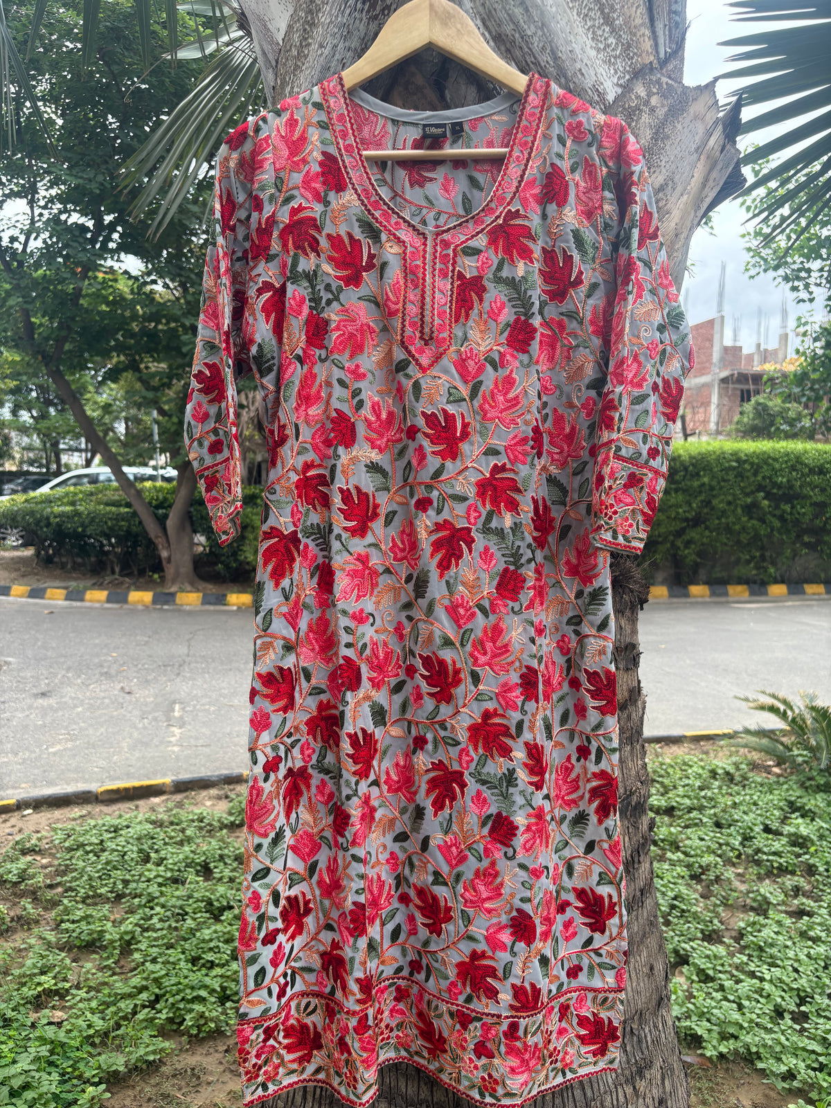 Gulzaar grey  kashmiri jaal  embroidery kurti