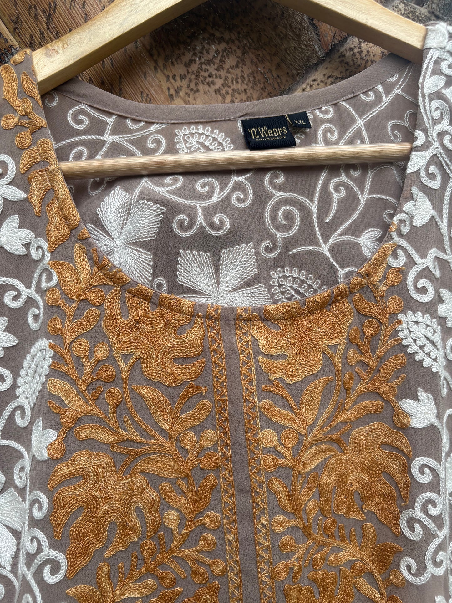 Gulzaar Grey Kashmiri Embroidery Kurti
